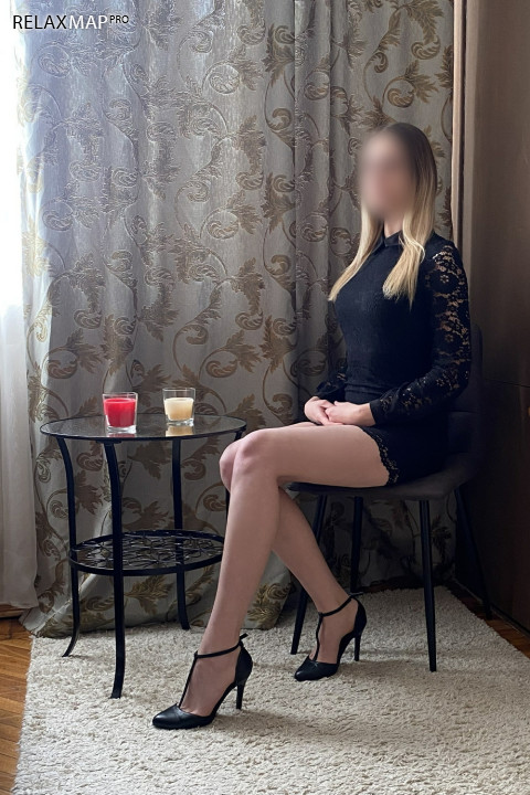 Массажистка Ева - 26 лет, Москва